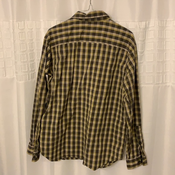 Columbia long sleeved button down shirt - Picture 3 of 4